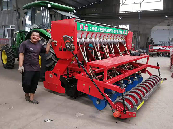 立旋整地雙鎮壓小麥精量播種機5.jpg